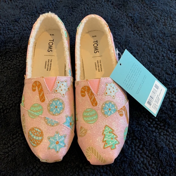 TOMS pink sugar cookie shoe, size 6 & 7 - Picture 3 of 11